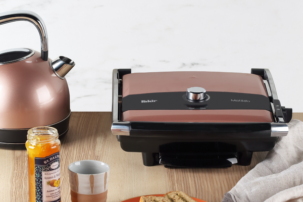 Izgaralı Tost Makinesi ile Hem Lezzetli Tostlar Yapın Hem Izgaralar